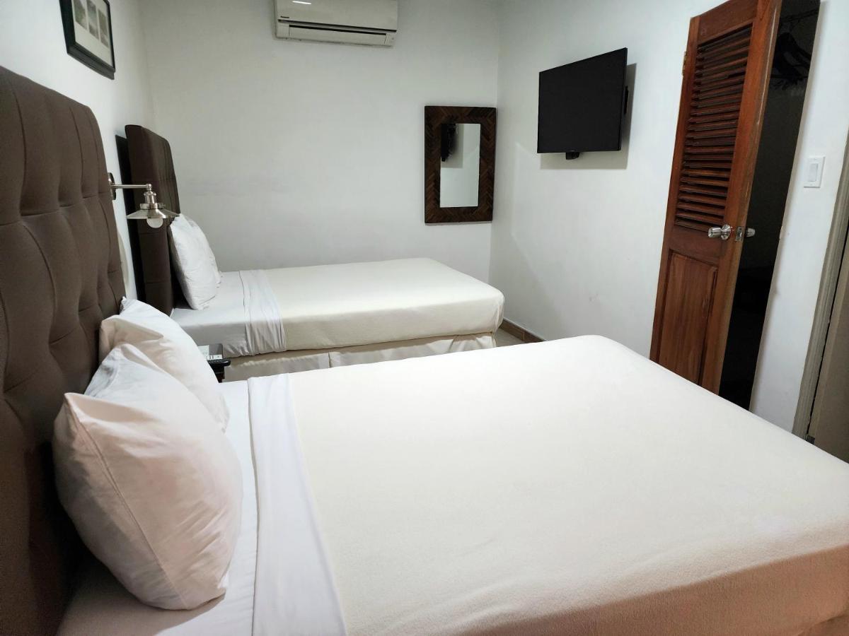 Altamont West Hotel Бухта Монтего Экстерьер фото