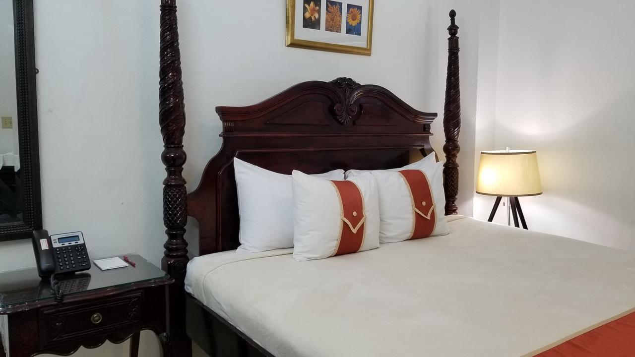 Altamont West Hotel Бухта Монтего Экстерьер фото